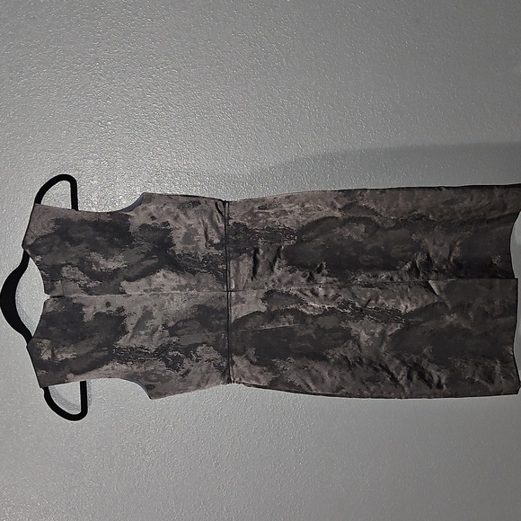 LOFT -Elegant Black/ Silver Sleeveless Dress. SIZE 2 - Picture 4 of 4